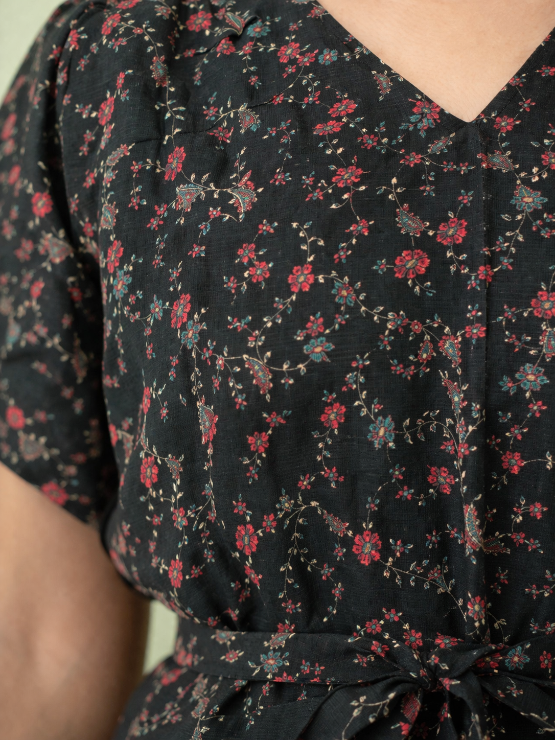Black Floral Print Maxi Dress with Waist Tie-Up | Elegant Casual & Party Wear Dress